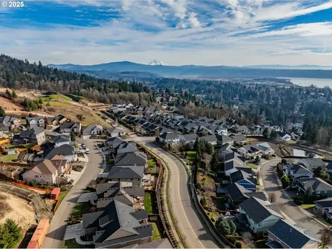 626 N V Street Washougal WA 98671