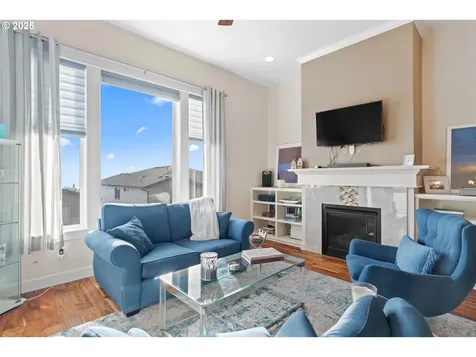 626 N V Street Washougal WA 98671