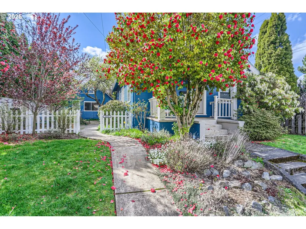 5925 N Campbell Avenue Portland OR 97217