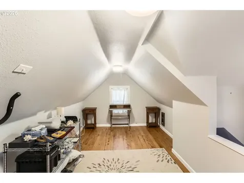 5925 N Campbell Avenue Portland OR 97217