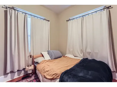 5925 N Campbell Avenue Portland OR 97217