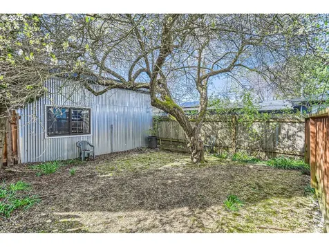 5925 N Campbell Avenue Portland OR 97217
