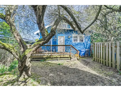5925 N Campbell Avenue Portland OR 97217