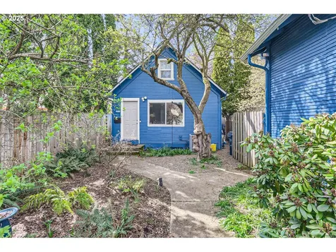 5925 N Campbell Avenue Portland OR 97217