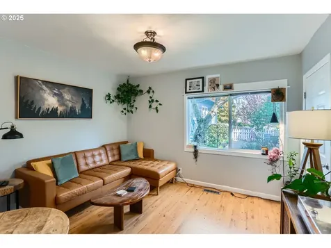 5925 N Campbell Avenue Portland OR 97217