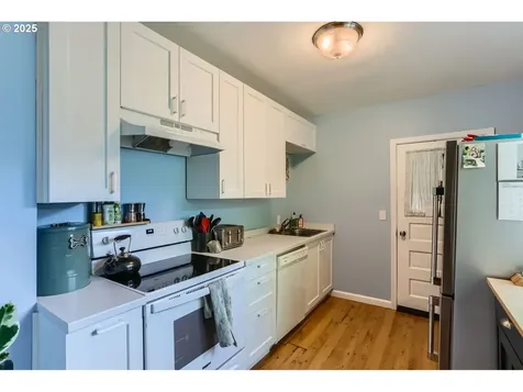 5925 N Campbell Avenue Portland OR 97217