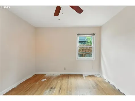 7618 SE Clay Street Portland OR 97215