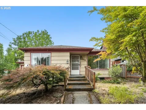 7618 SE Clay Street Portland OR 97215