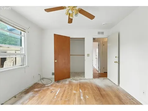 7618 SE Clay Street Portland OR 97215
