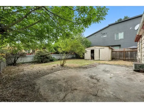 7618 SE Clay Street Portland OR 97215