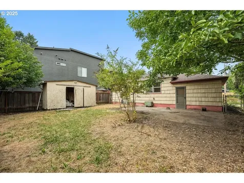 7618 SE Clay Street Portland OR 97215