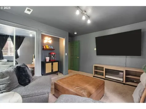 2386 W 9th Street Washougal WA 98671