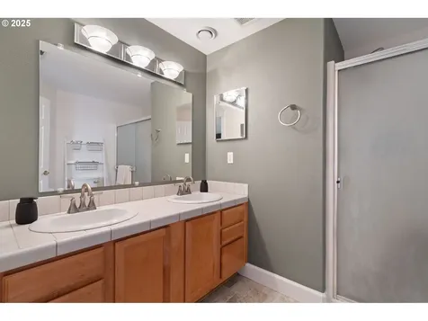 2386 W 9th Street Washougal WA 98671
