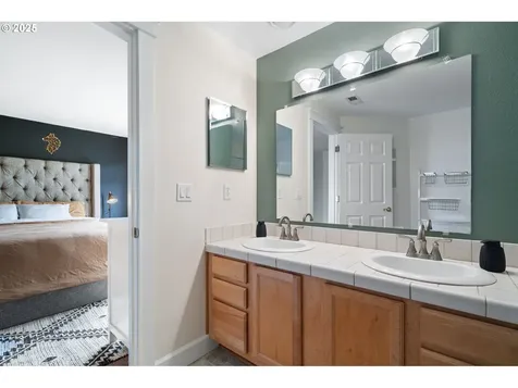 2386 W 9th Street Washougal WA 98671