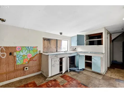 5829 SE Boise Street Portland OR 97206