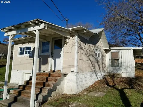 605 Grant Avenue Maupin OR 97037
