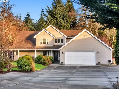 702 SW Juniper Avenue Warrenton OR 97146