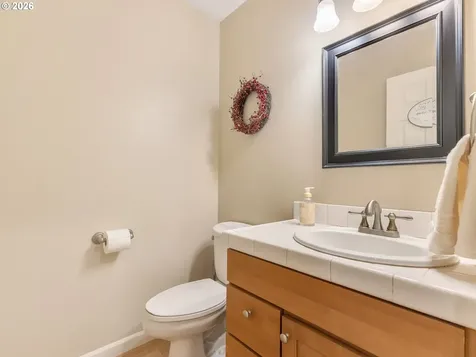 702 SW Juniper Avenue Warrenton OR 97146