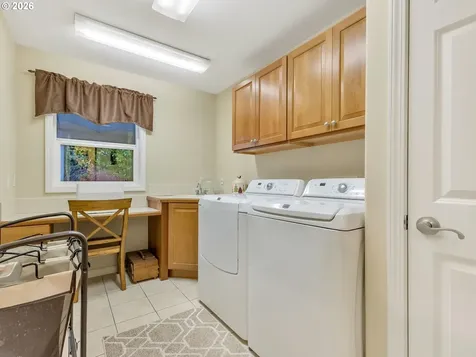 702 SW Juniper Avenue Warrenton OR 97146
