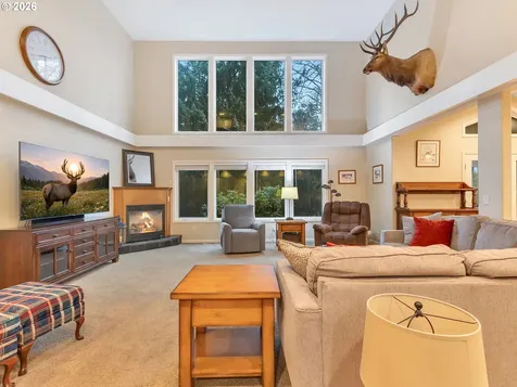 702 SW Juniper Avenue Warrenton OR 97146