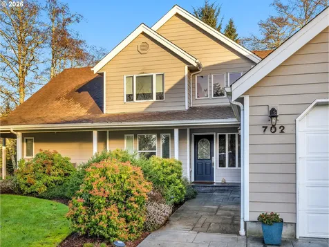 702 SW Juniper Avenue Warrenton OR 97146