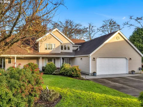 702 SW Juniper Avenue Warrenton OR 97146