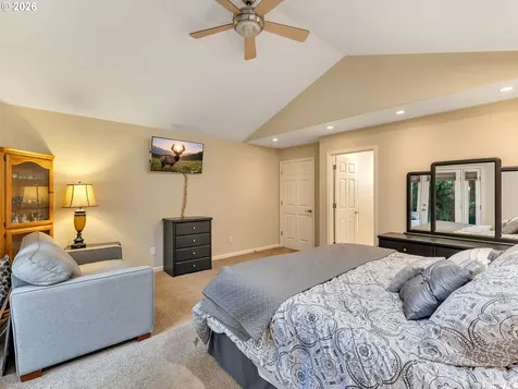 702 SW Juniper Avenue Warrenton OR 97146