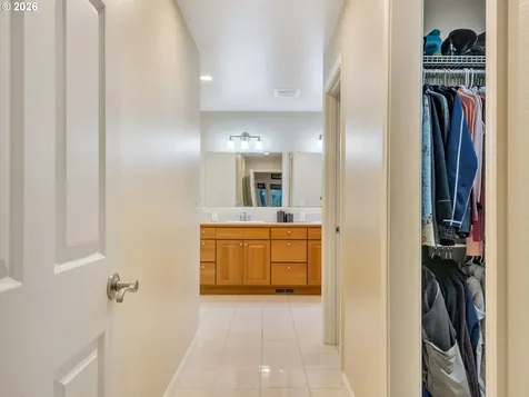 702 SW Juniper Avenue Warrenton OR 97146
