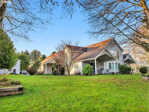 702 SW Juniper Avenue Warrenton OR 97146