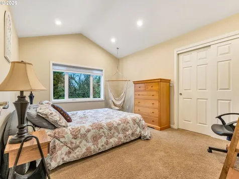 702 SW Juniper Avenue Warrenton OR 97146