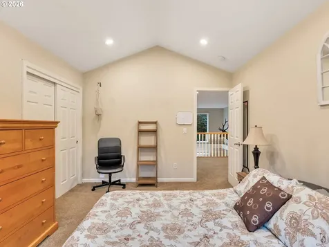 702 SW Juniper Avenue Warrenton OR 97146