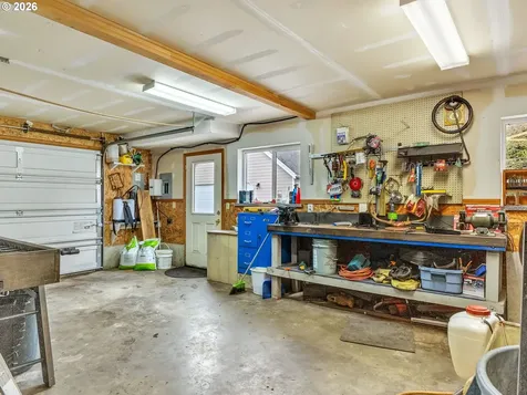 702 SW Juniper Avenue Warrenton OR 97146
