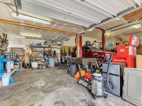702 SW Juniper Avenue Warrenton OR 97146