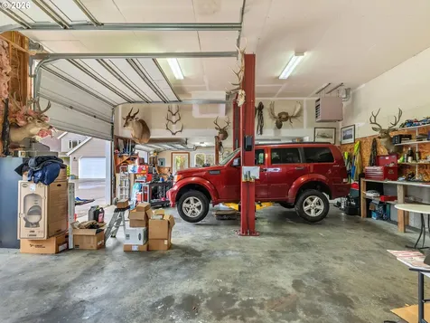 702 SW Juniper Avenue Warrenton OR 97146