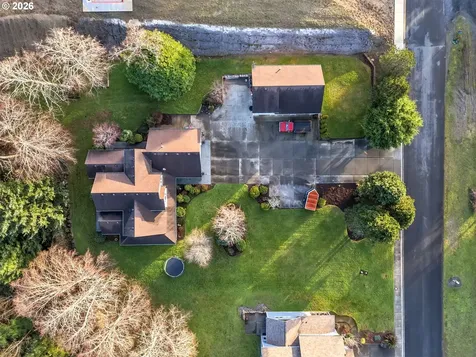 702 SW Juniper Avenue Warrenton OR 97146