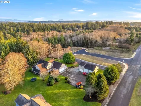 702 SW Juniper Avenue Warrenton OR 97146