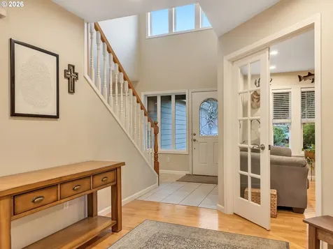702 SW Juniper Avenue Warrenton OR 97146