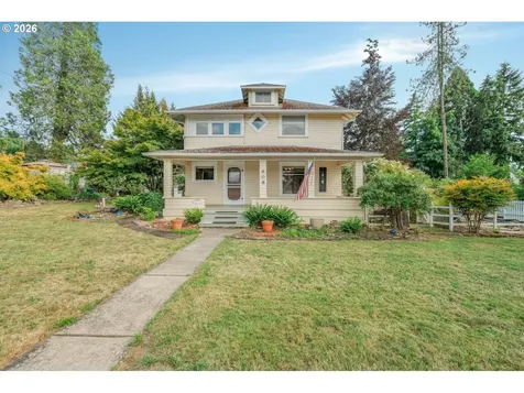608 Locust Street Oakland OR 97462
