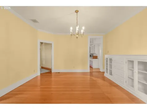 608 Locust Street Oakland OR 97462