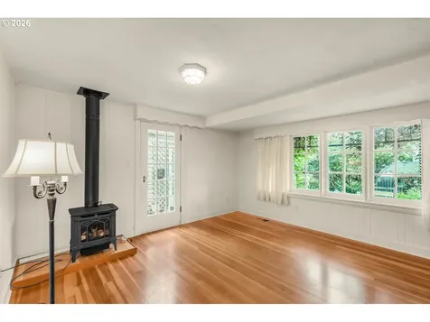 608 Locust Street Oakland OR 97462