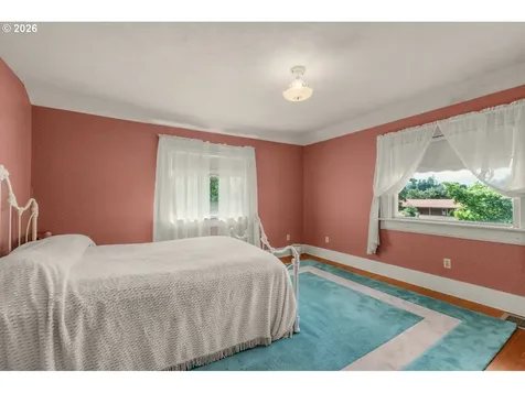 608 Locust Street Oakland OR 97462