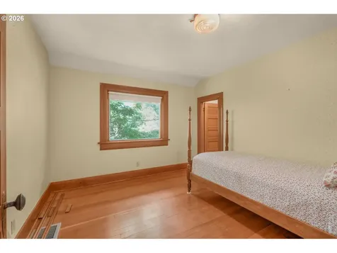 608 Locust Street Oakland OR 97462