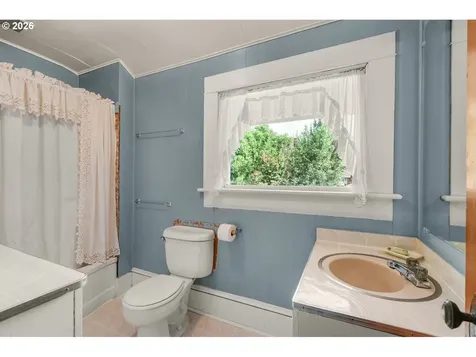 608 Locust Street Oakland OR 97462