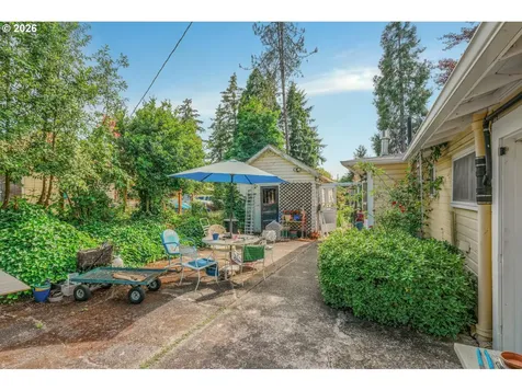 608 Locust Street Oakland OR 97462