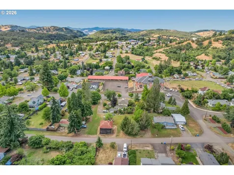 608 Locust Street Oakland OR 97462