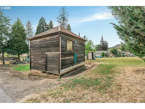 608 Locust Street Oakland OR 97462