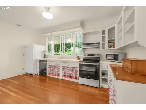 608 Locust Street Oakland OR 97462