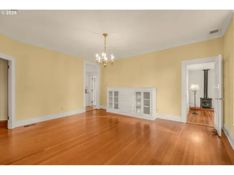 608 Locust Street Oakland OR 97462