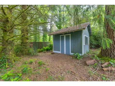 83224 Clear Lake Road Florence OR 97439