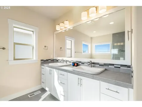 16650 SW Snowdale Street Beaverton OR 97007